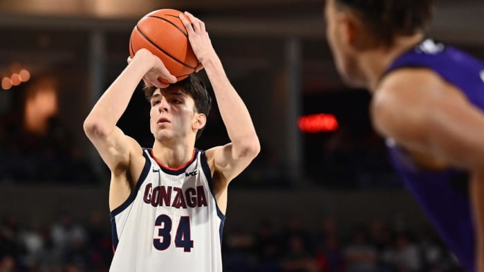 Gonzaga Bulldogs center Chet Holmgren (34) shoots a free throw against the North Alabama Lion's in the second half at McCarthey Athletic Center.